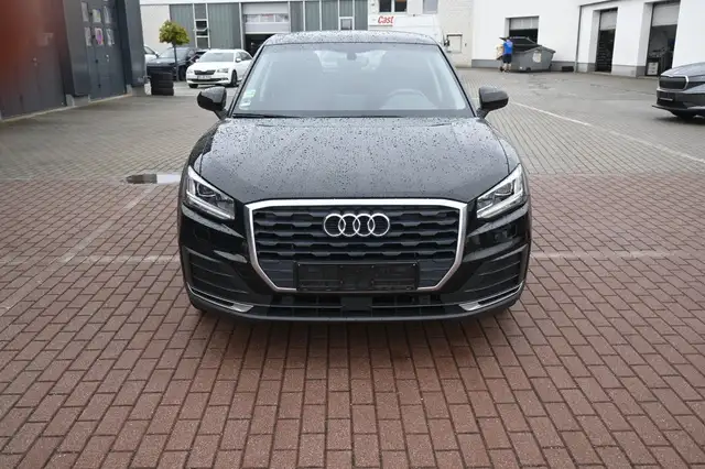 Audi Q2 view 3