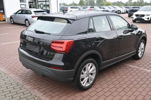 Audi Q2 view 7