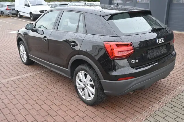 Audi Q2 view 10