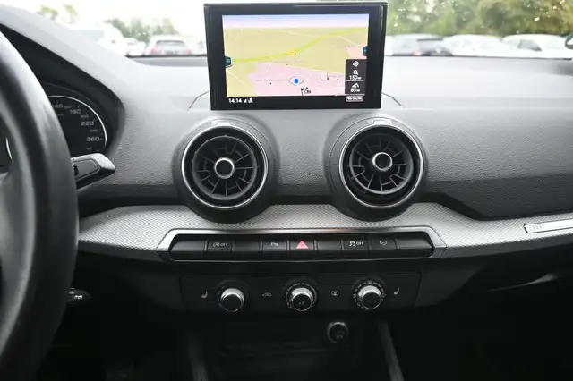 Audi Q2 view 18