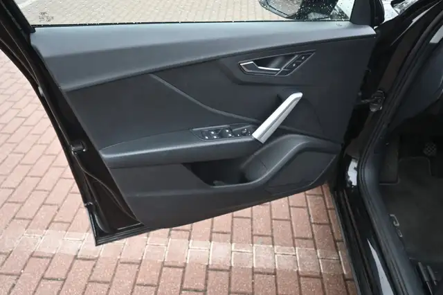 Audi Q2 view 14