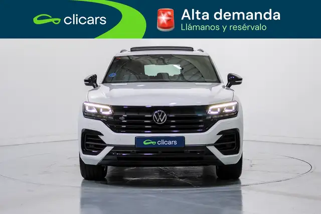 Volkswagen Touareg view 2