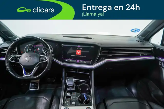 Volkswagen Touareg view 13