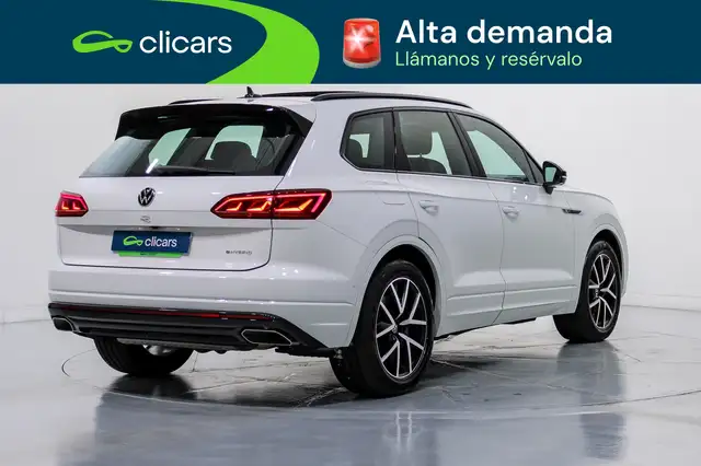 Volkswagen Touareg view 5