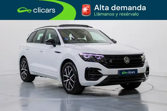 Volkswagen Touareg view 3