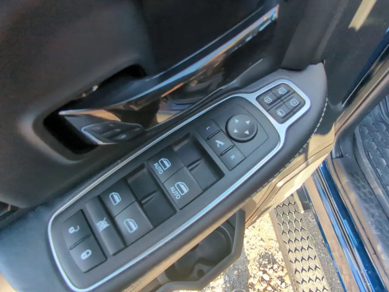 RAM 2500 снимка RAM 2500