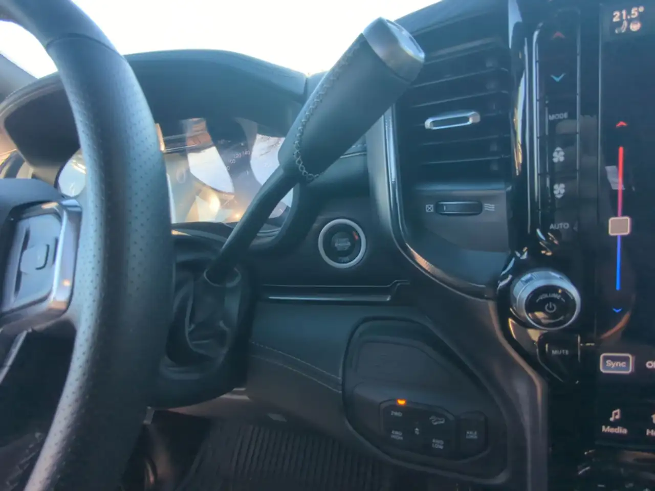 RAM 2500 снимка RAM 2500