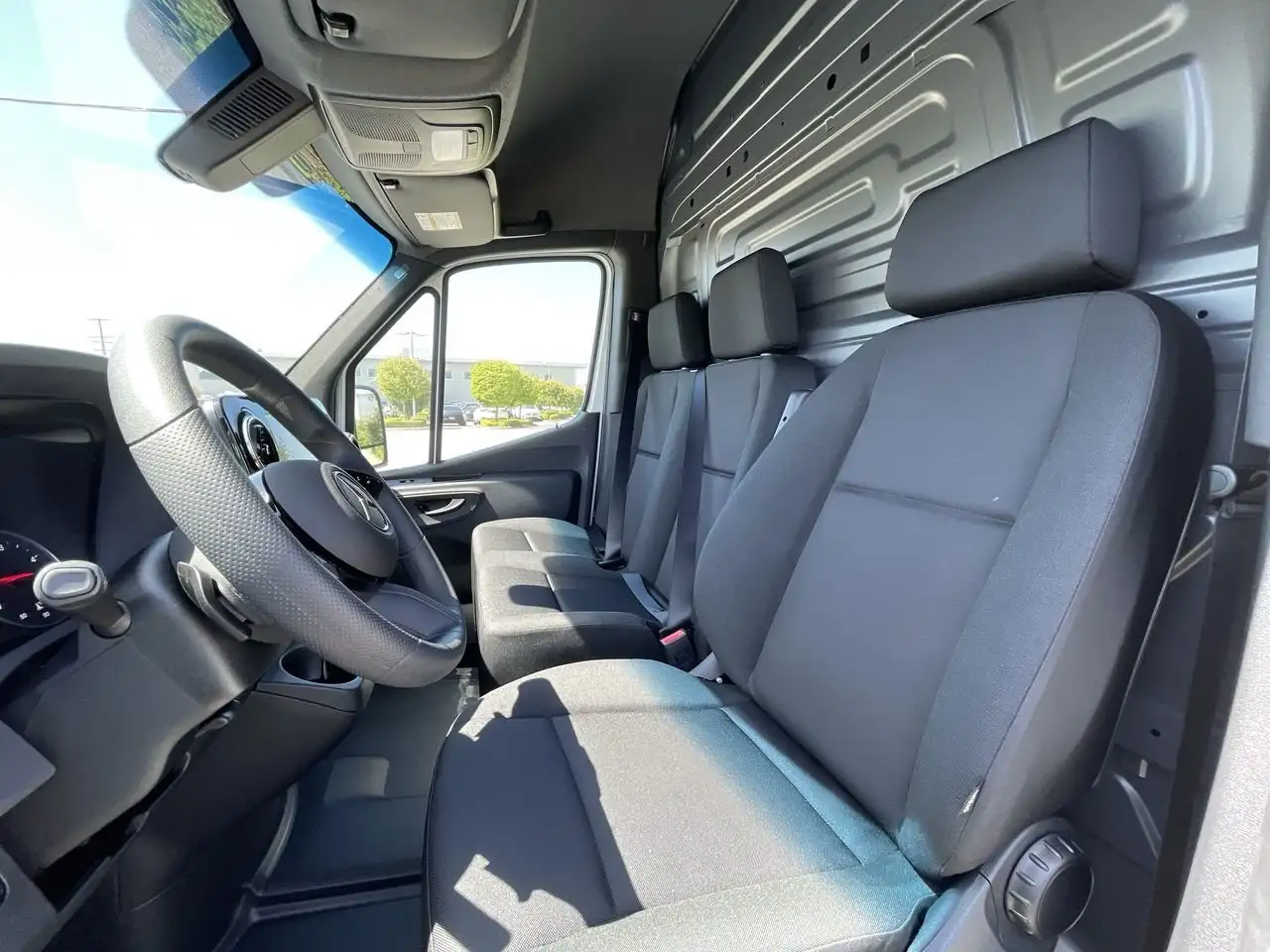 Mercedes-Benz Sprinter снимка Mercedes-Benz Sprinter