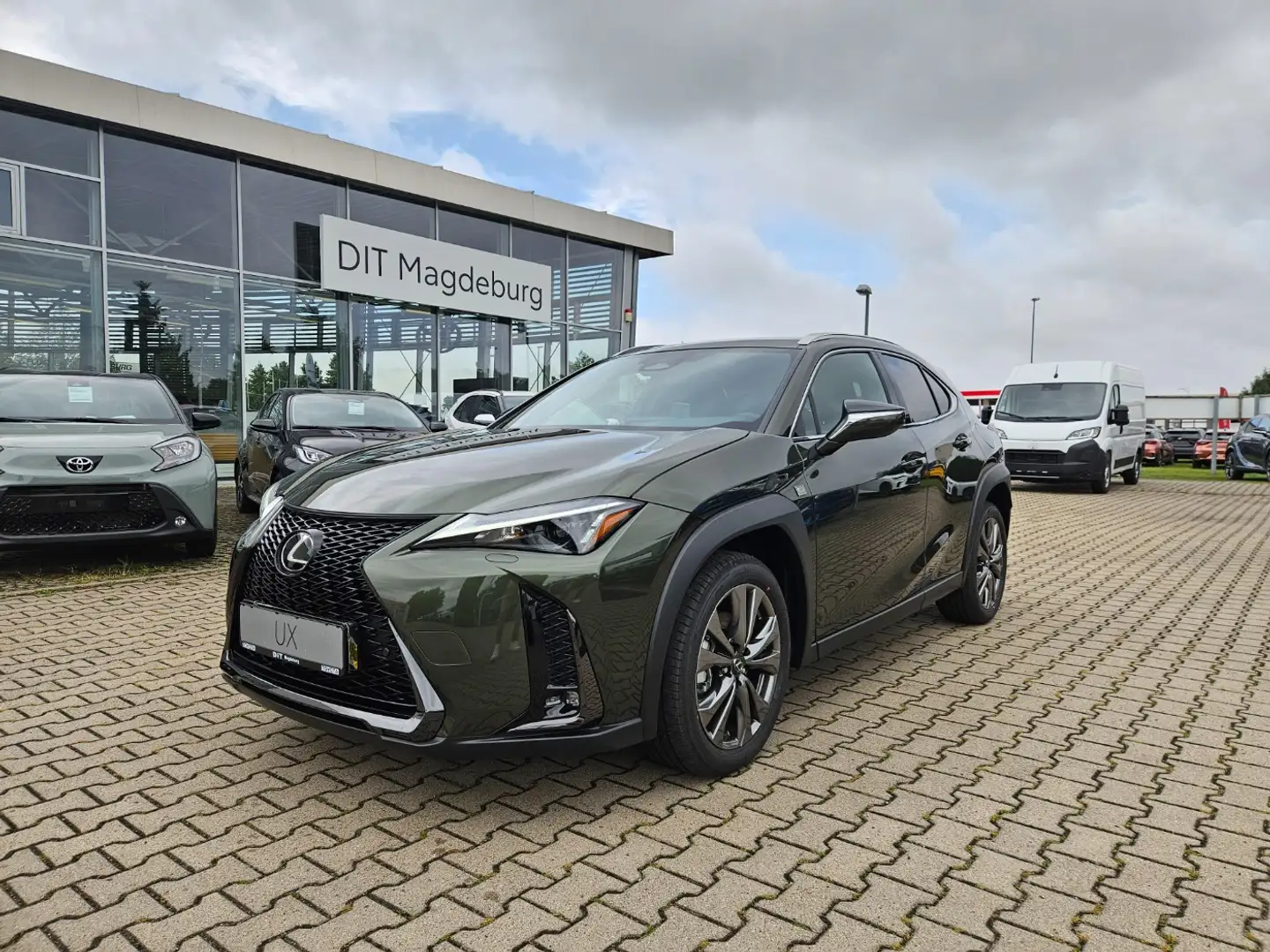 Lexus UX 300e UX 300h F Sport Design ACC+LED+Navi+SHZ+LM Grün - 2