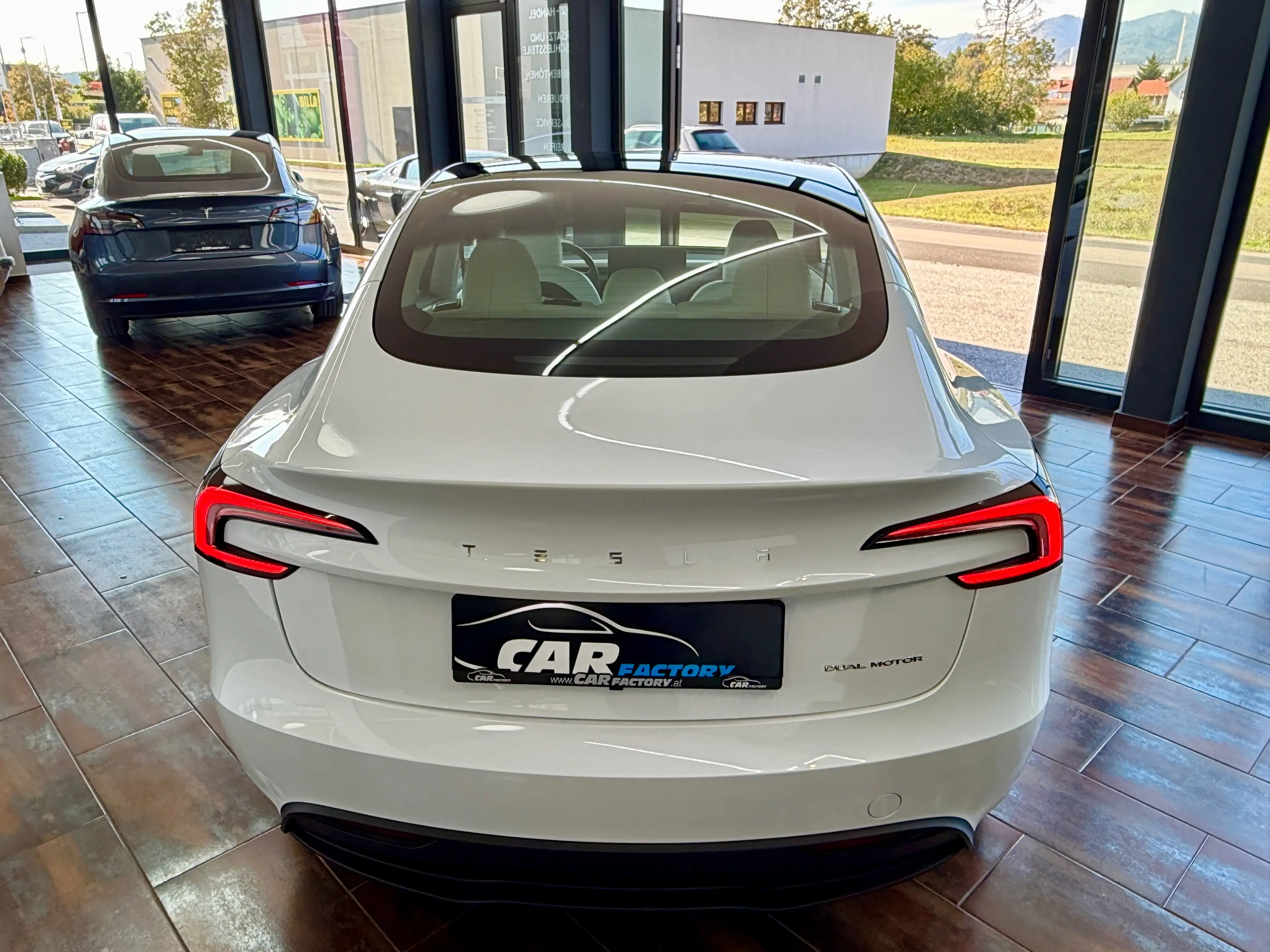 Tesla Model 3 Model 3 LONG RANGE AWD * MWST * 18 ZOLL * WEISS * — photo 11