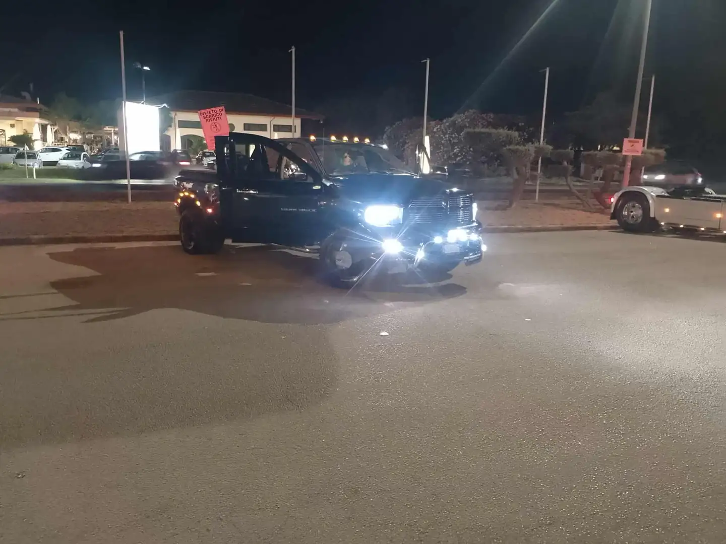 Dodge RAM 3500 Czarny - 1