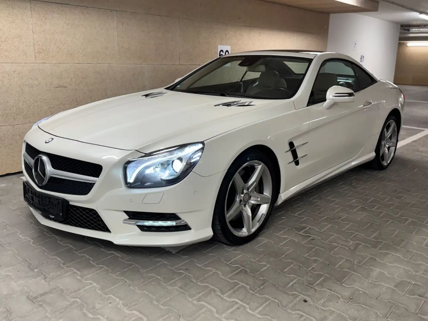 Mercedes-Benz SL 400 AMG PANO H&K KEYLS KAM LED MEMO EXCLUSIVE Weiß - 1