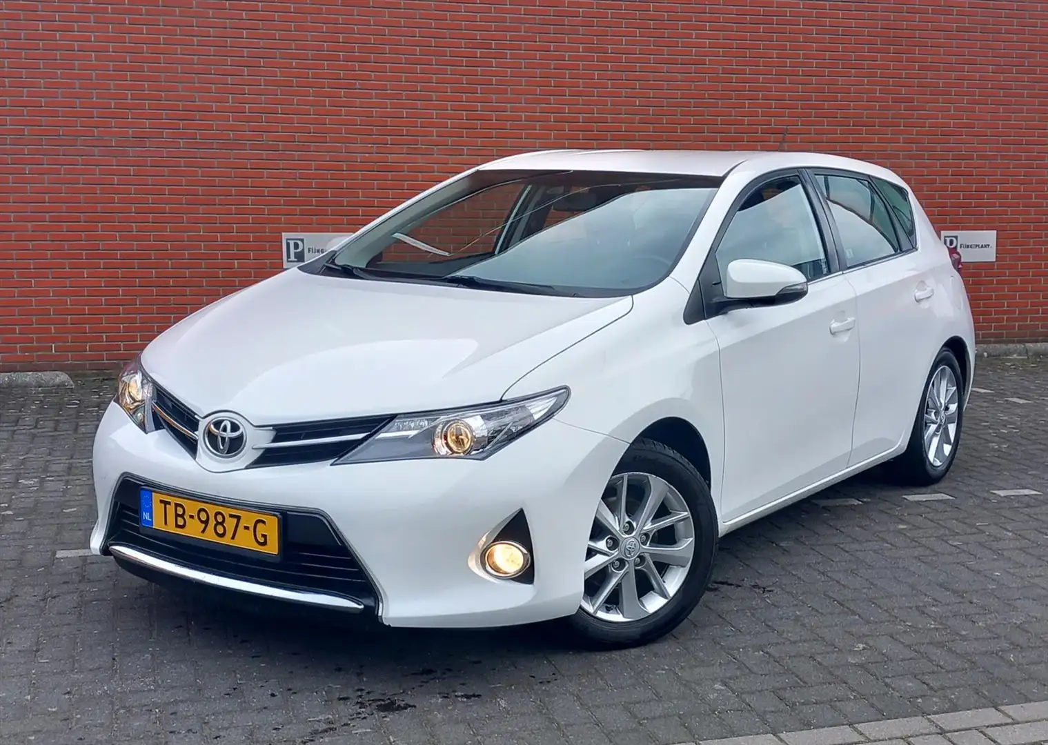 Toyota Auris 1.3 VVT-i 99pk Sports Camera/Clima Wit - 1