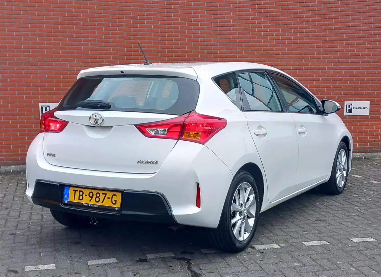 Toyota Auris 1.3 VVT-i 99pk Sports Camera/Clima Wit - 2