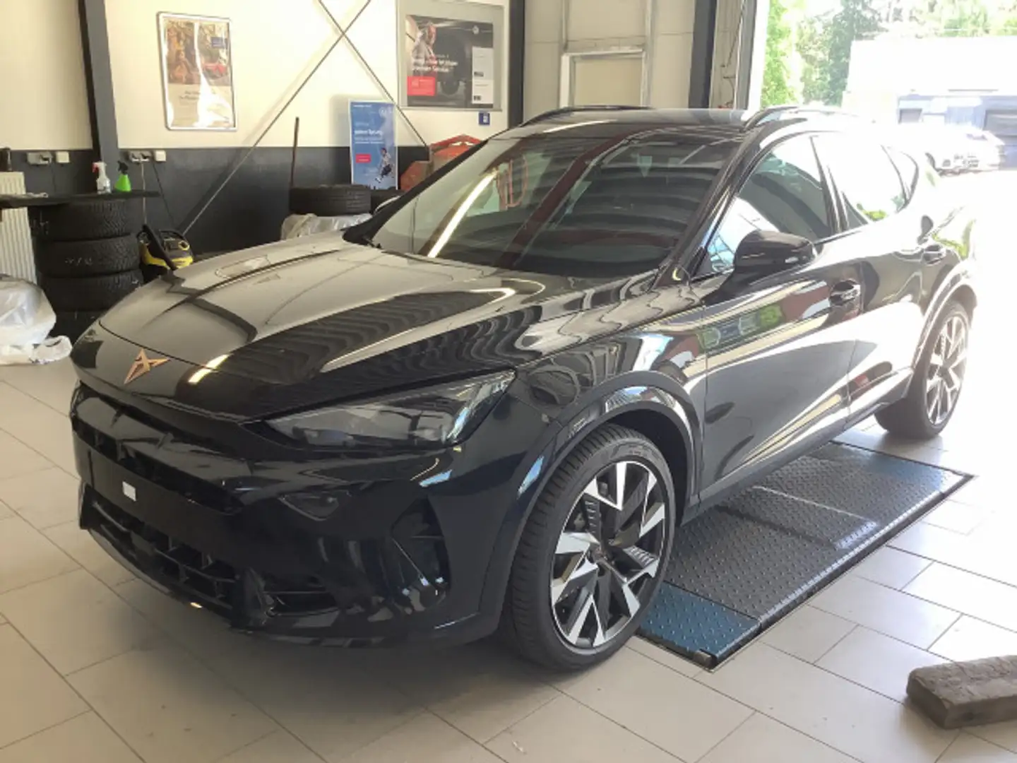 CUPRA Formentor 2.0 TSI VZ 4Drive AHK Matrix Sound Nav Schwarz - 2