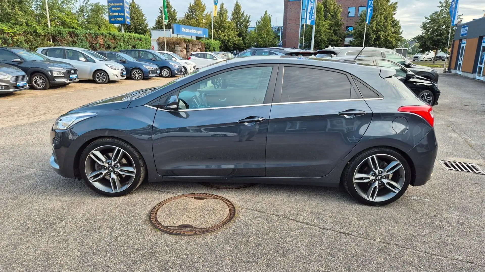 Hyundai i30 1.6 T GDI Turbo SPORT Schwarz - 2
