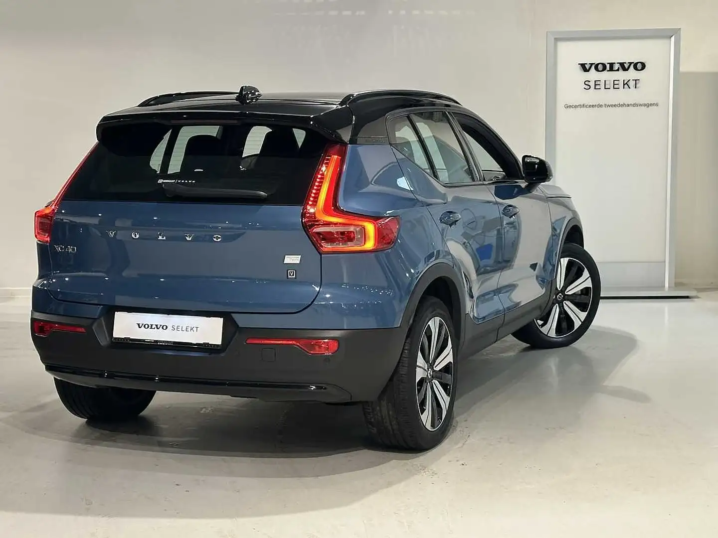 Volvo XC40 Recharge Twin Motor Plus + electr trekhaak Albastru - 2