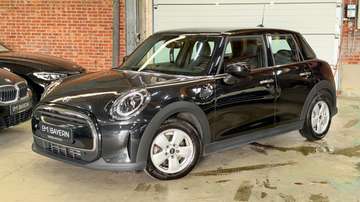 *One*1.5i*Benzine*Garantie*Facelift*LED*Parkeersensor*DAB*Carplay*Navigatie*Sfeerverlichting*Lichtsensor