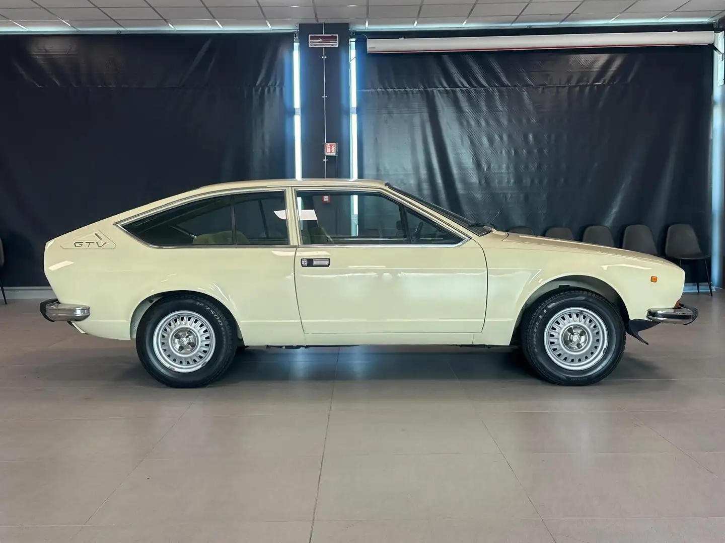 Alfa Romeo Alfetta 2.0 L Beige - 2