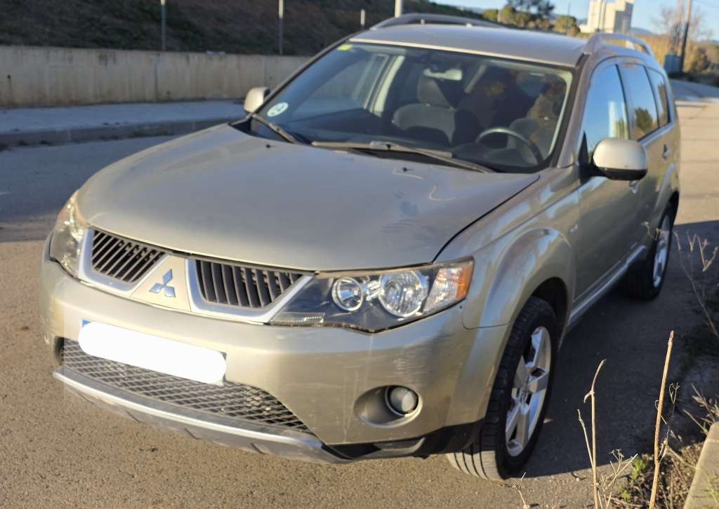 Mitsubishi Outlander 2.0DI-D Intense - foto 1