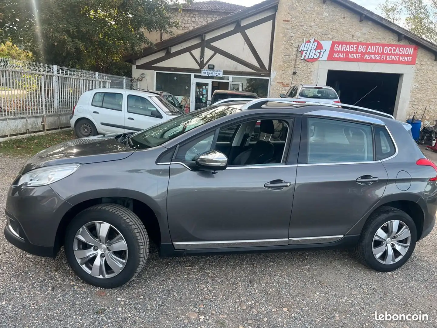 Peugeot 2008 1.6e-HDI 92cv 4cv fscx Gris - 2