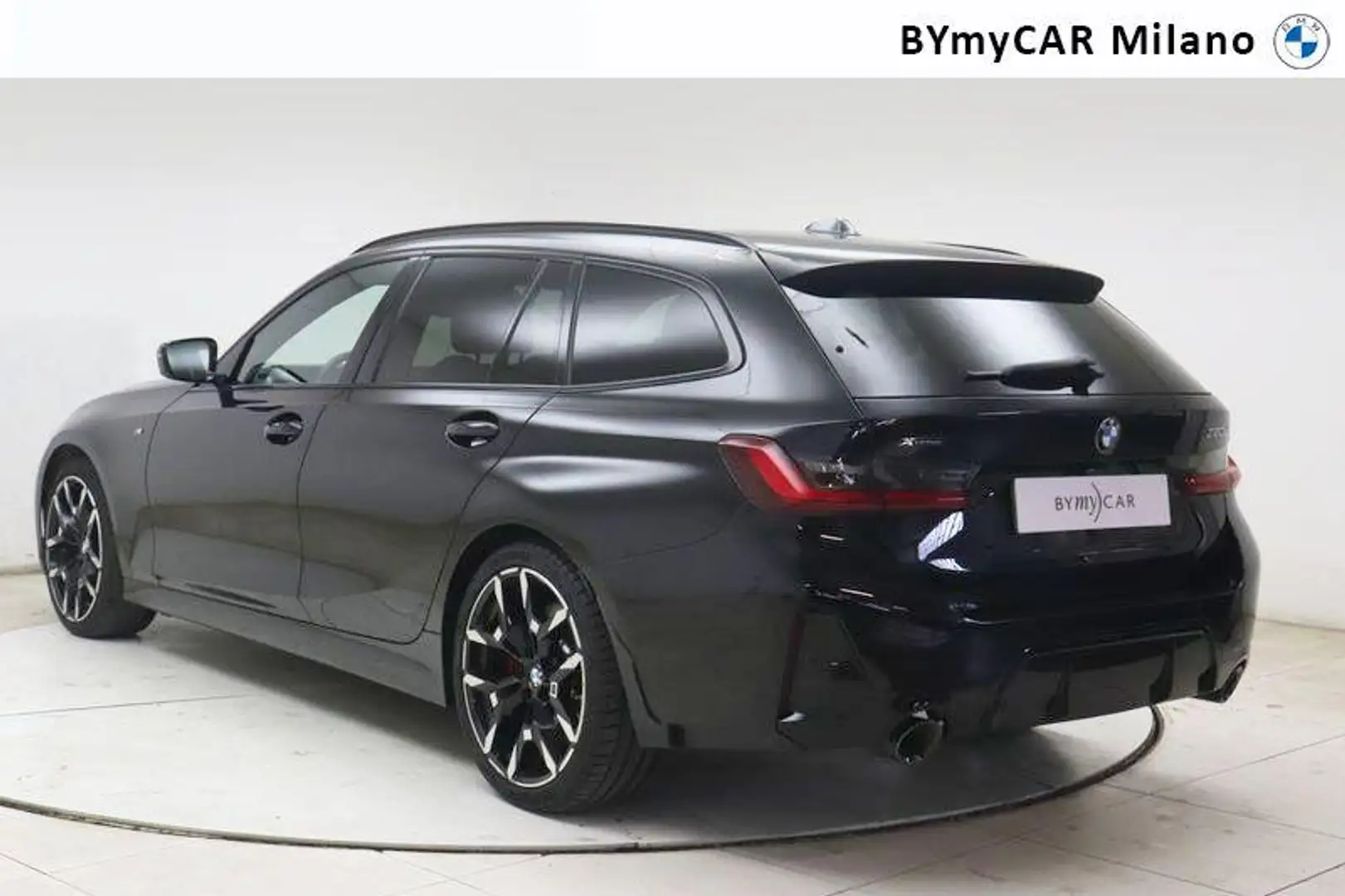 BMW 320 d Touring mhev 48V Msport xdrive auto Zwart - 2
