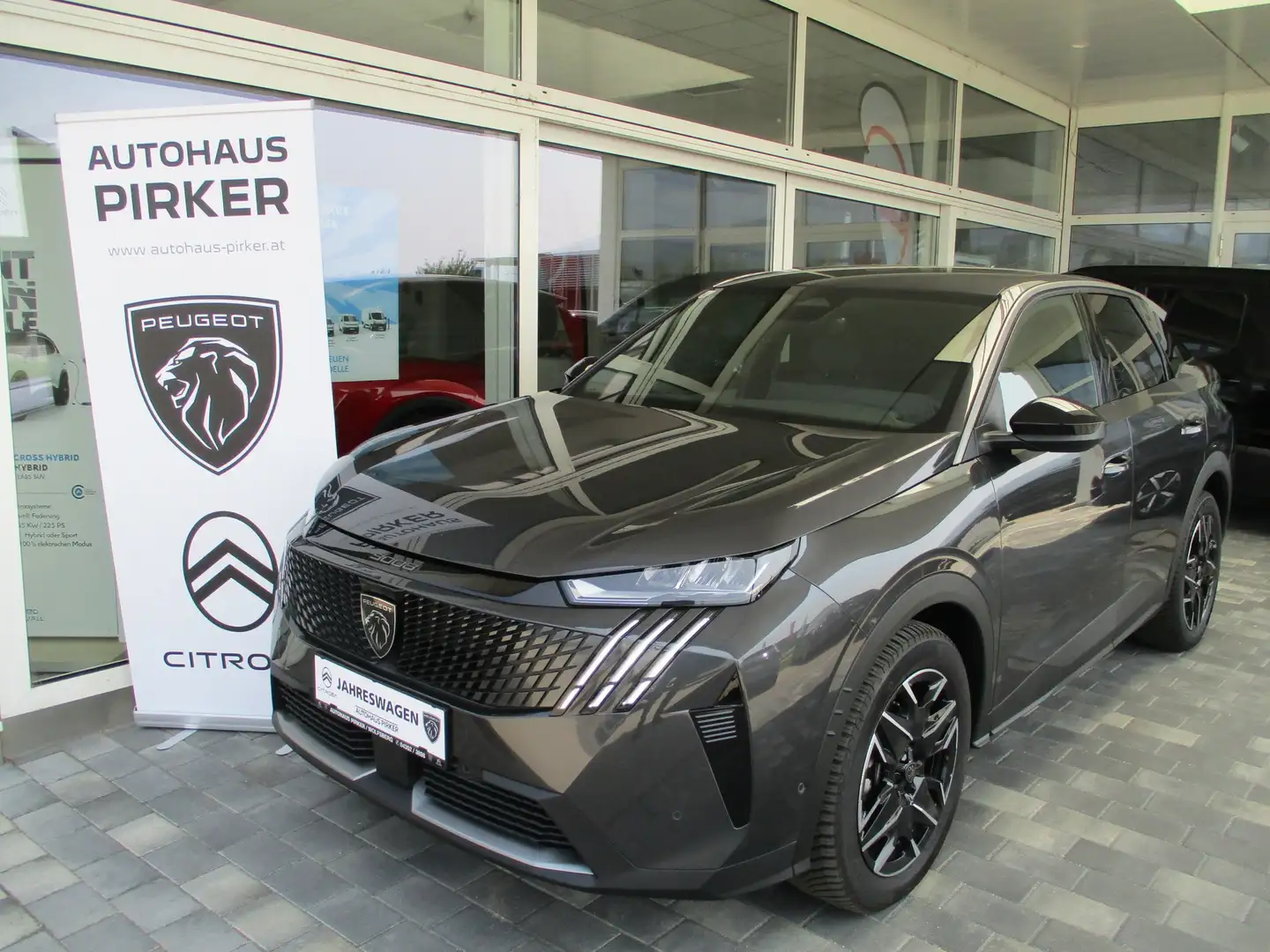 Peugeot 3008 Hybrid 145 Allure e-DCS6 Grau - 1