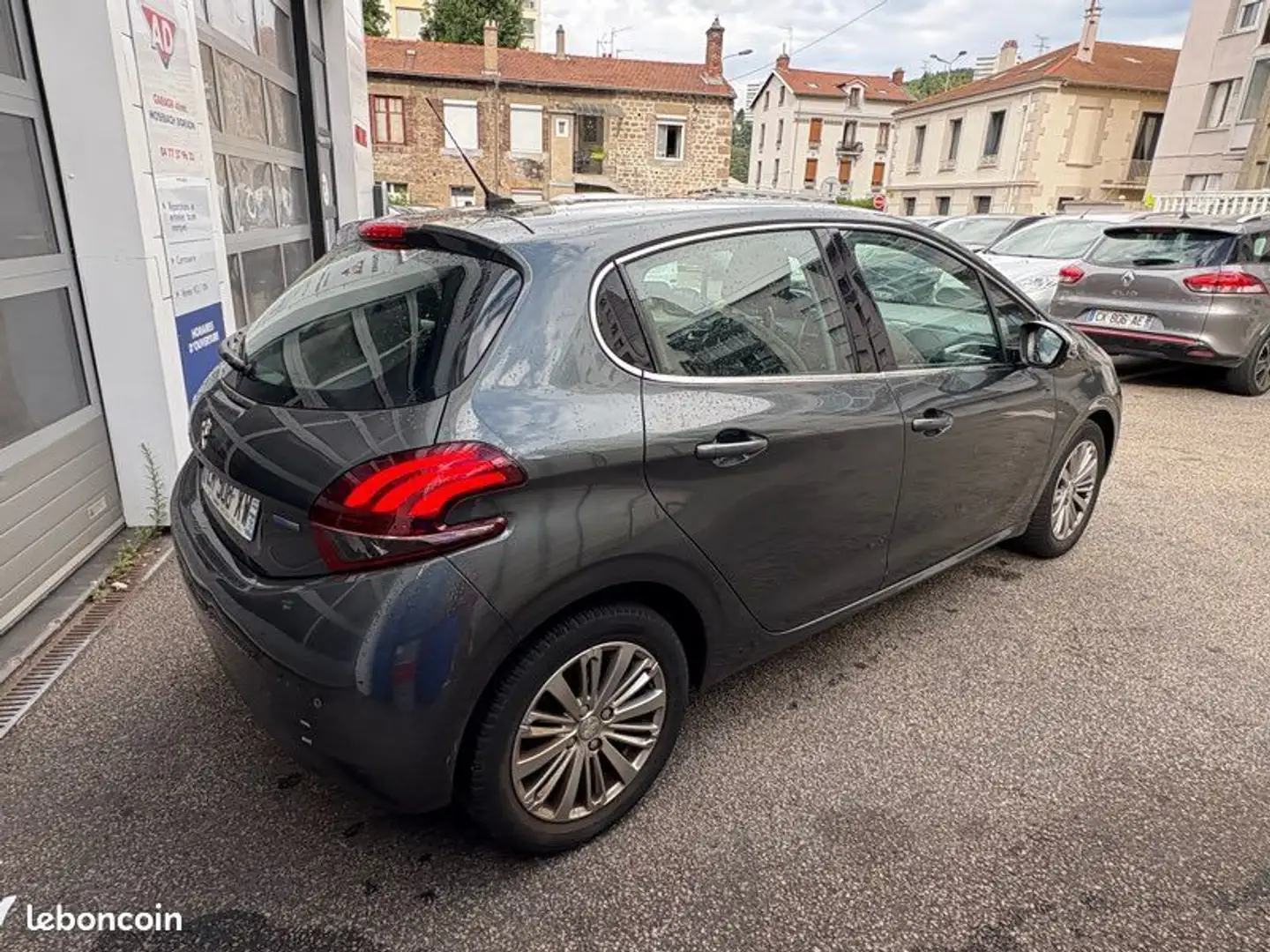 Peugeot 208 allure 1.2 110 cv 05-2017 Gris - 2