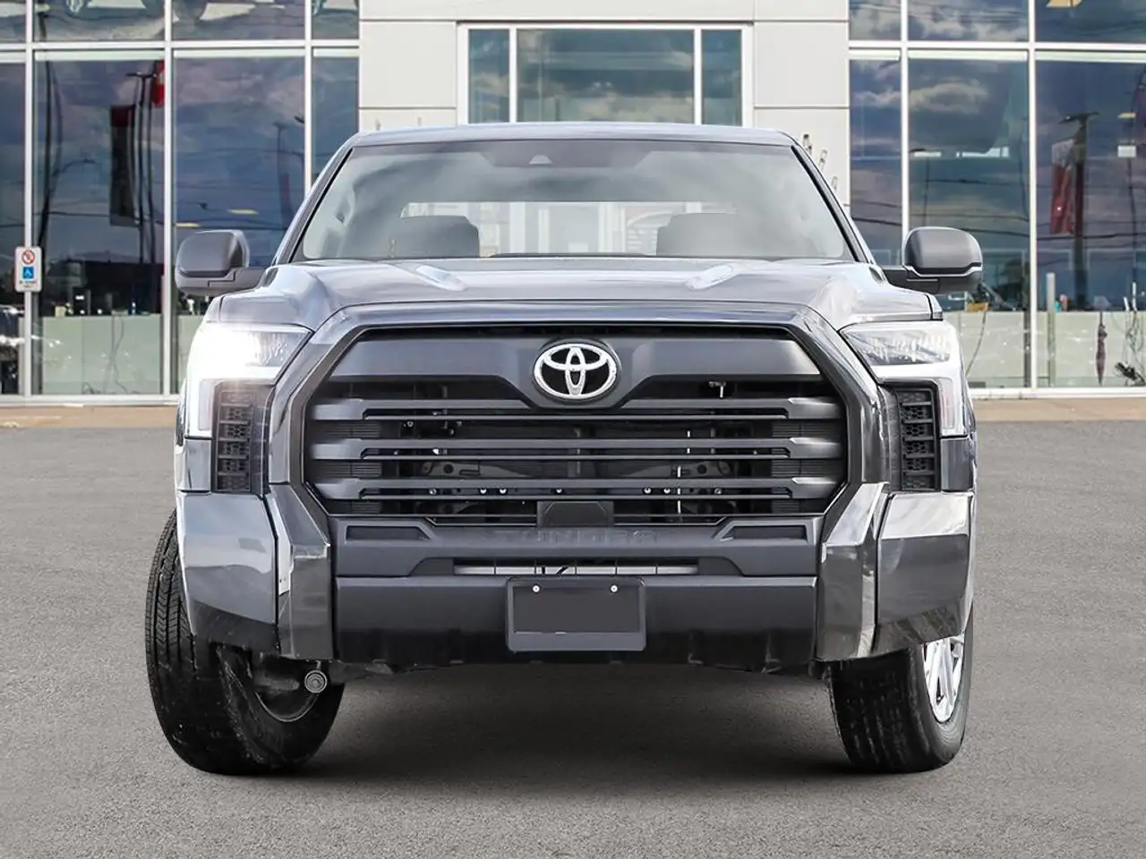 Toyota Tundra снимка Toyota Tundra