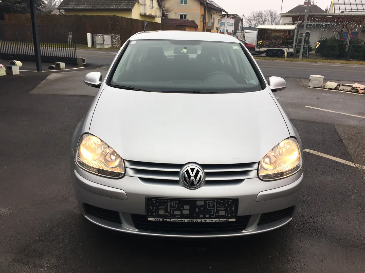 Volkswagen Golf Grau - 2