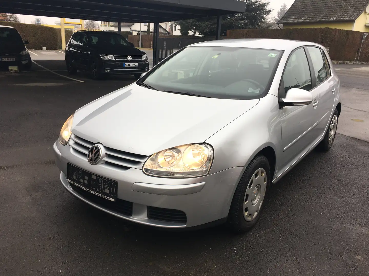 Volkswagen Golf Grau - 1