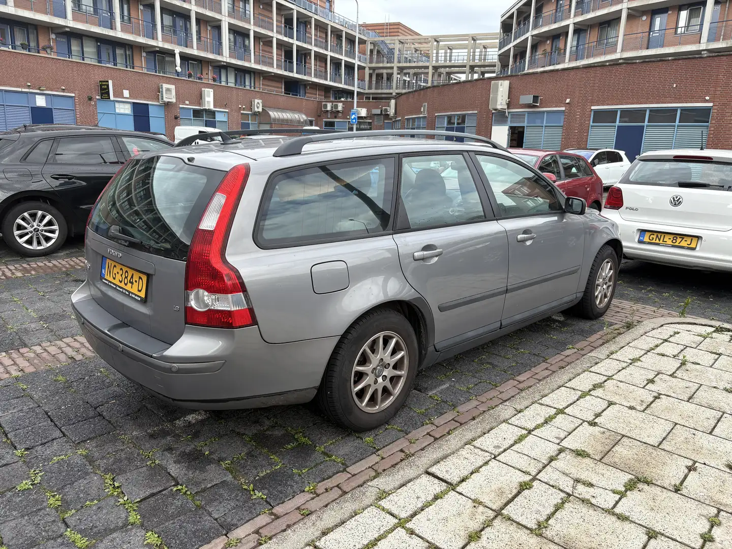 Volvo V50 1.8 Elan Grijs - 2