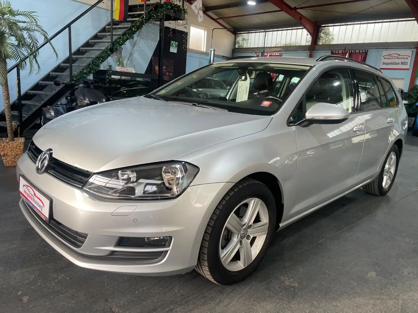 Volkswagen Golf 2.0TDI*KLIMA*SHZ*STANDHEIZ.*AHK*EURO 6*TÜV Silber - 1