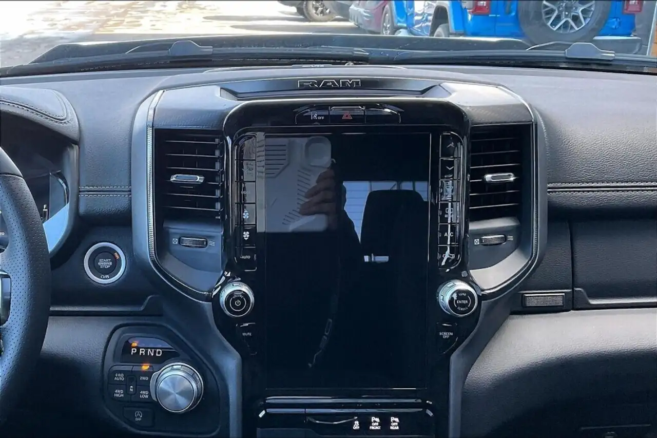 RAM 1500 снимка RAM 1500