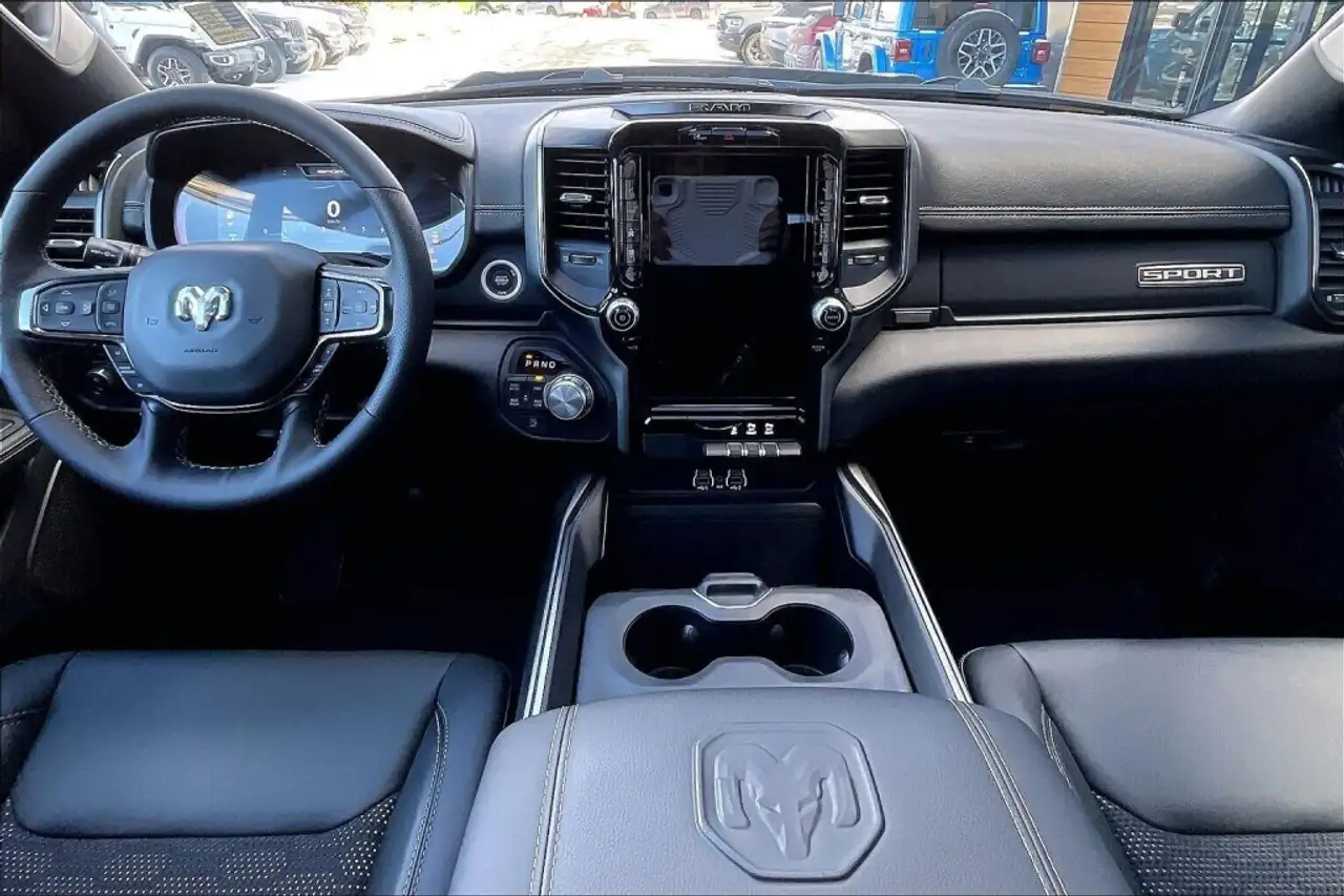 RAM 1500 снимка RAM 1500