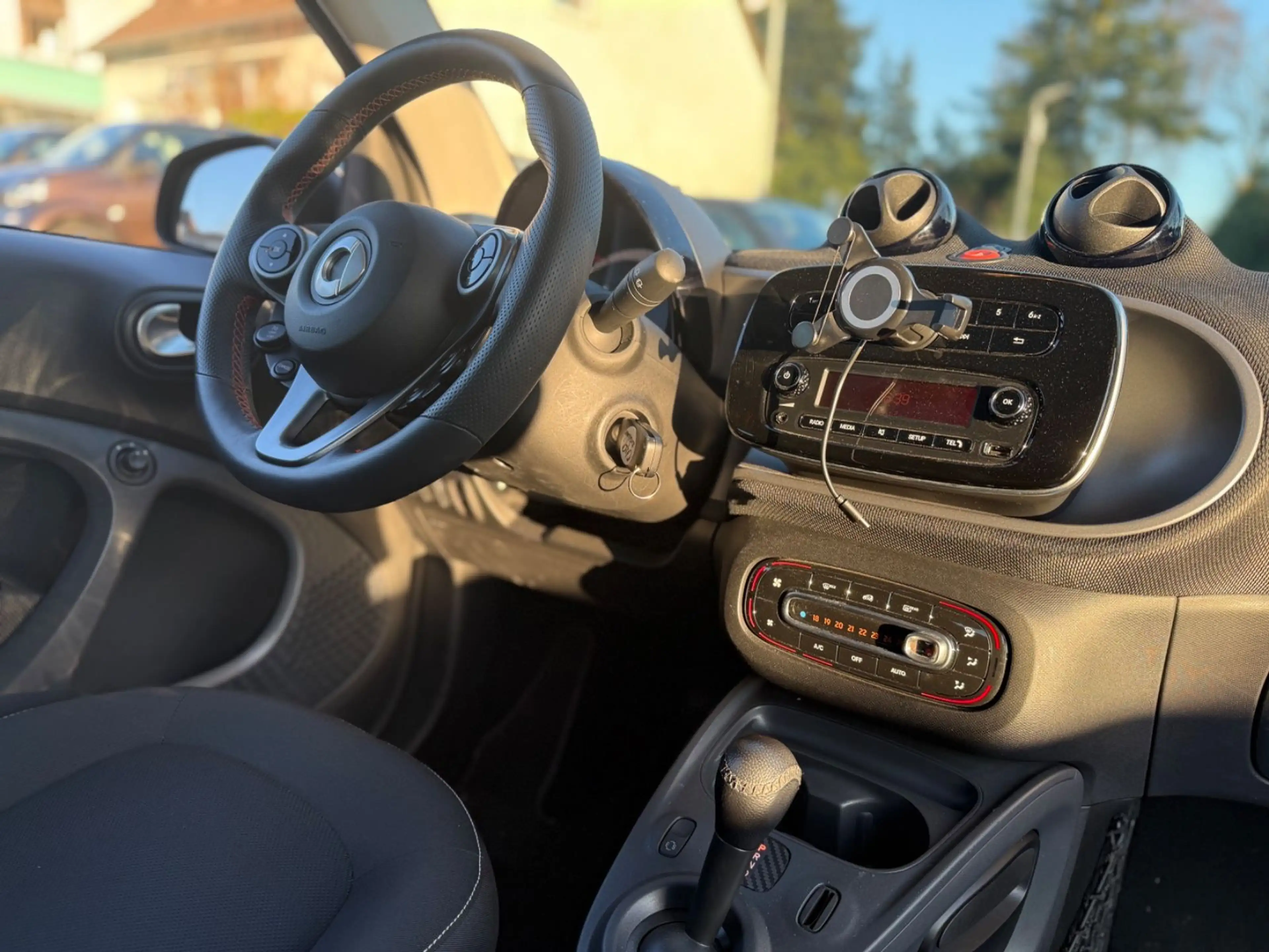 smart forTwo *PASSION*PANORAMA*SITZHEIZUNG*AUTOMATIK — photo 19