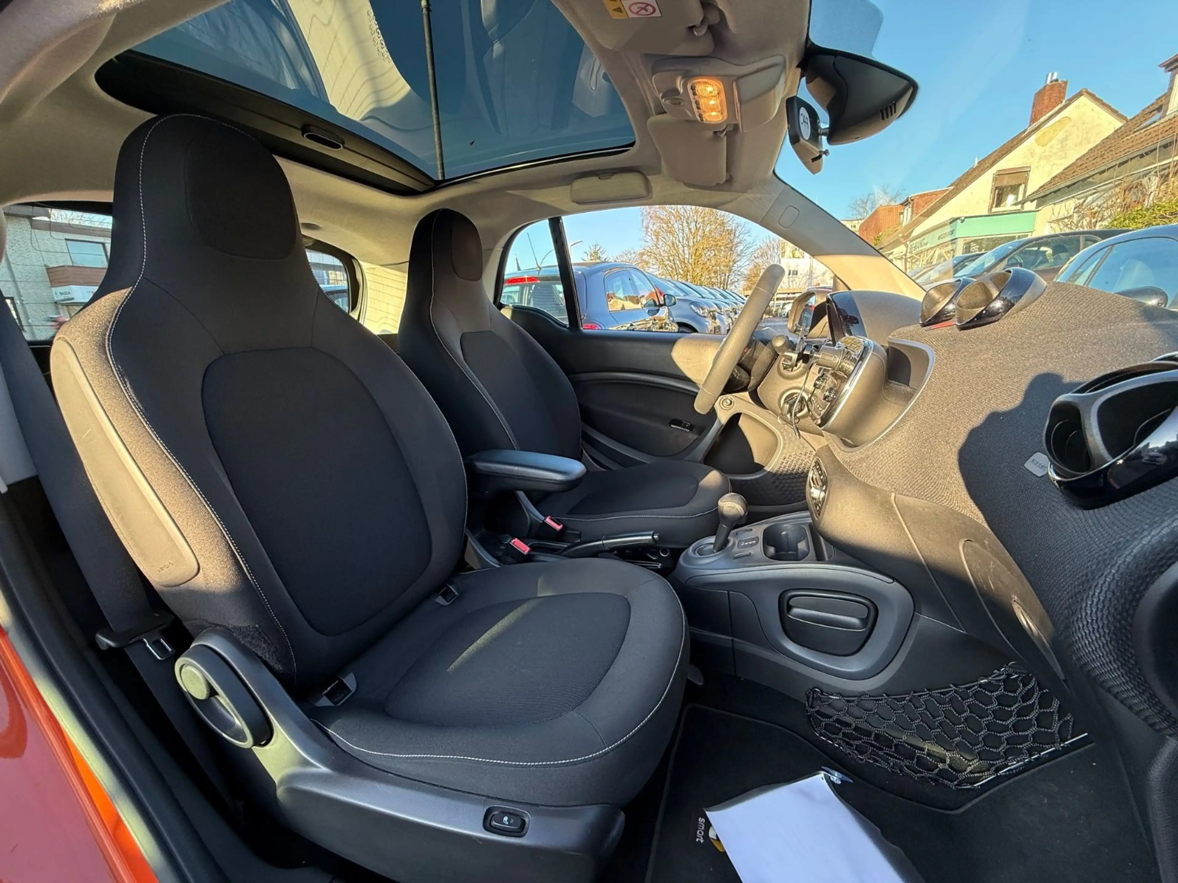 smart forTwo *PASSION*PANORAMA*SITZHEIZUNG*AUTOMATIK — photo 15