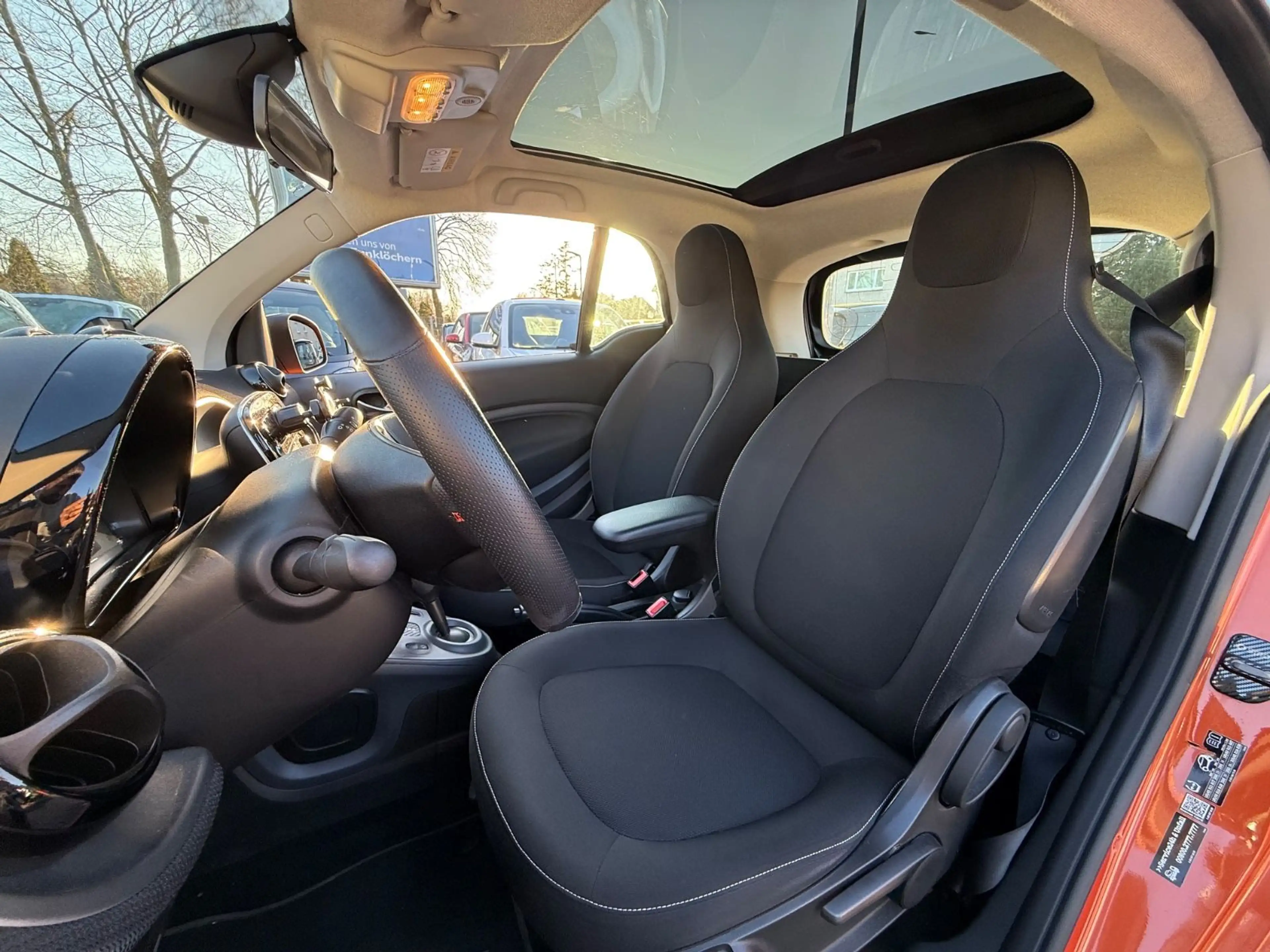 smart forTwo *PASSION*PANORAMA*SITZHEIZUNG*AUTOMATIK — photo 27