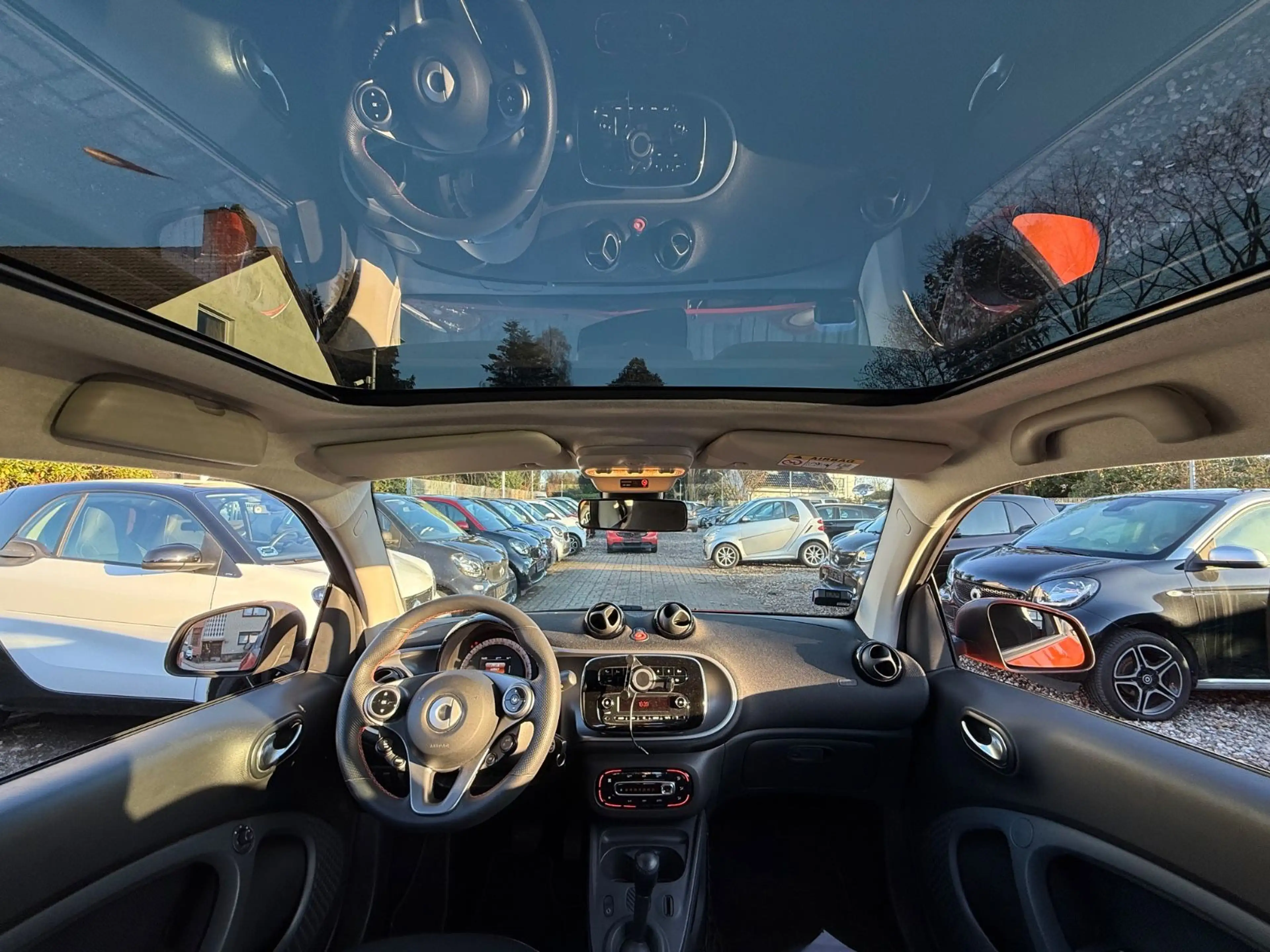 smart forTwo *PASSION*PANORAMA*SITZHEIZUNG*AUTOMATIK — photo 21
