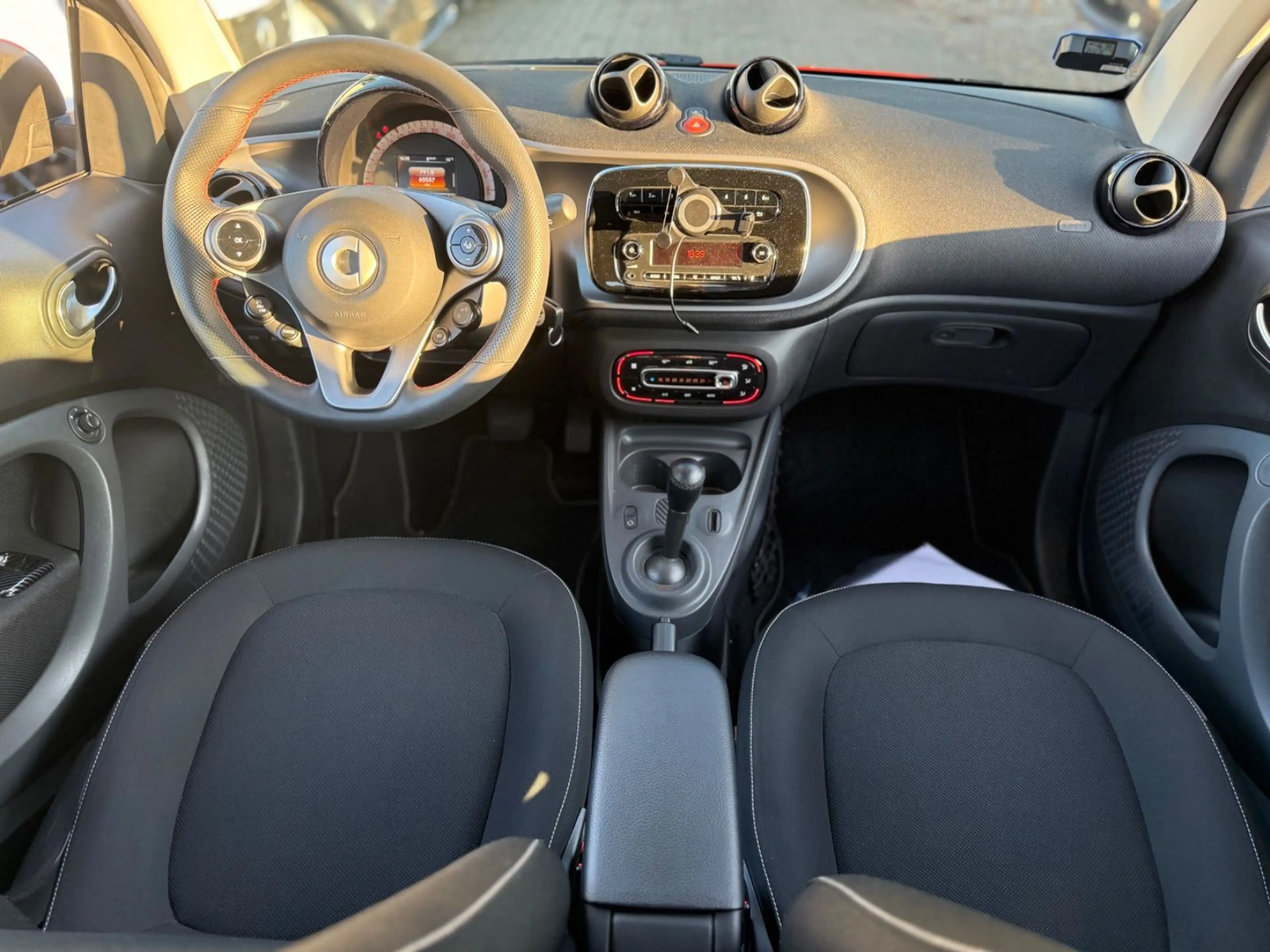 smart forTwo *PASSION*PANORAMA*SITZHEIZUNG*AUTOMATIK — photo 22