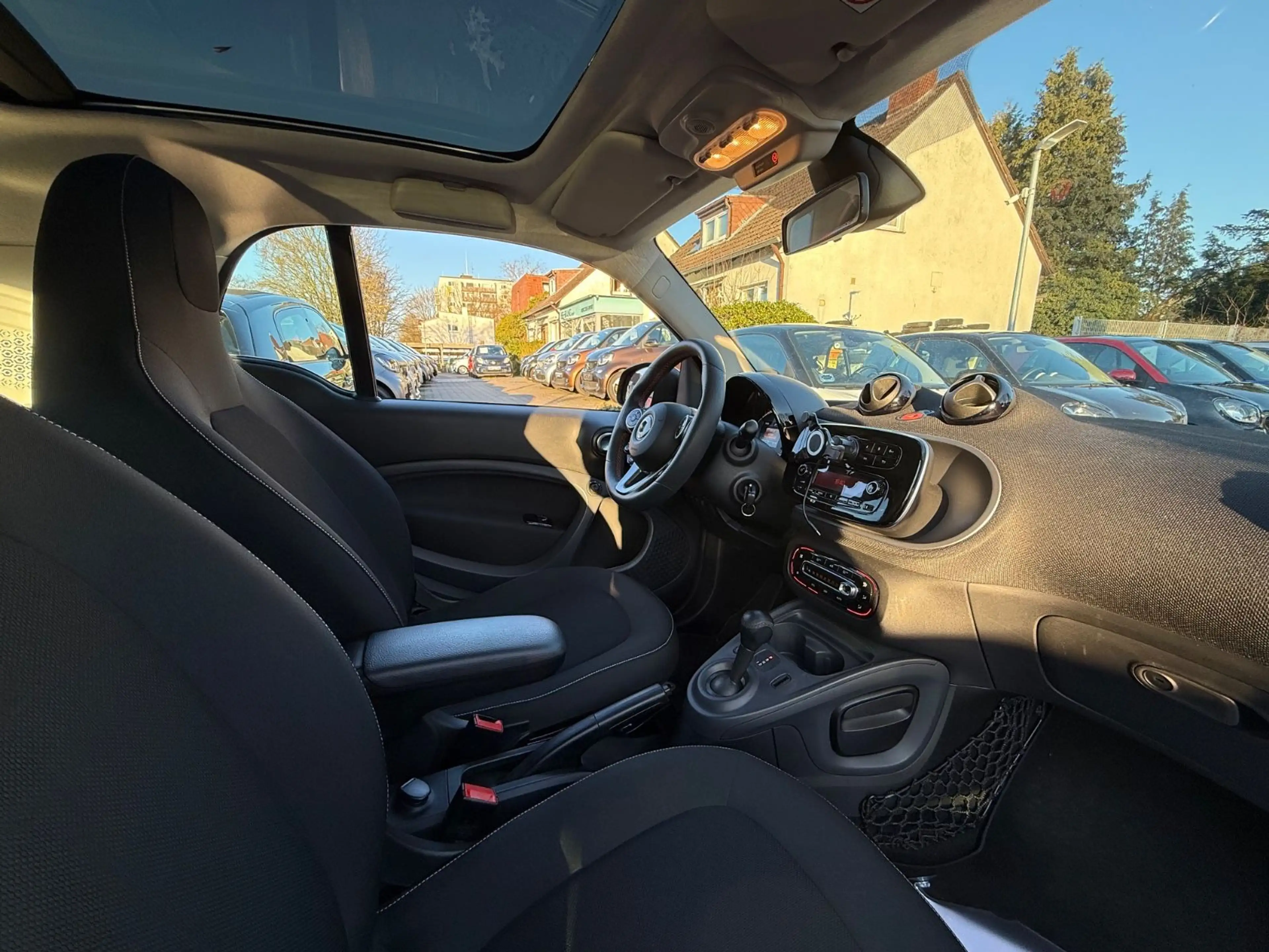 smart forTwo *PASSION*PANORAMA*SITZHEIZUNG*AUTOMATIK — photo 14