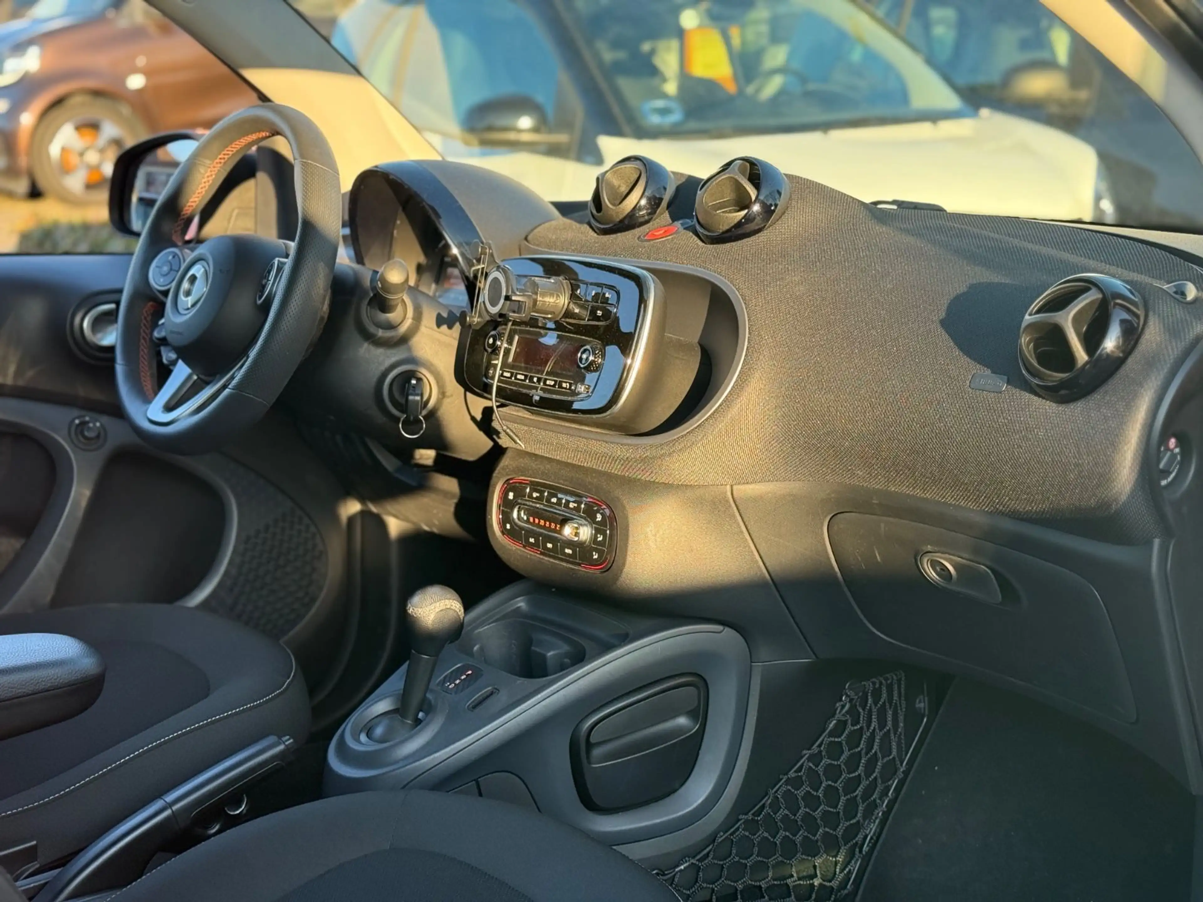 smart forTwo *PASSION*PANORAMA*SITZHEIZUNG*AUTOMATIK — photo 18