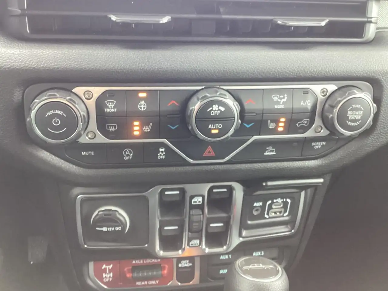 Jeep Gladiator снимка Jeep Gladiator