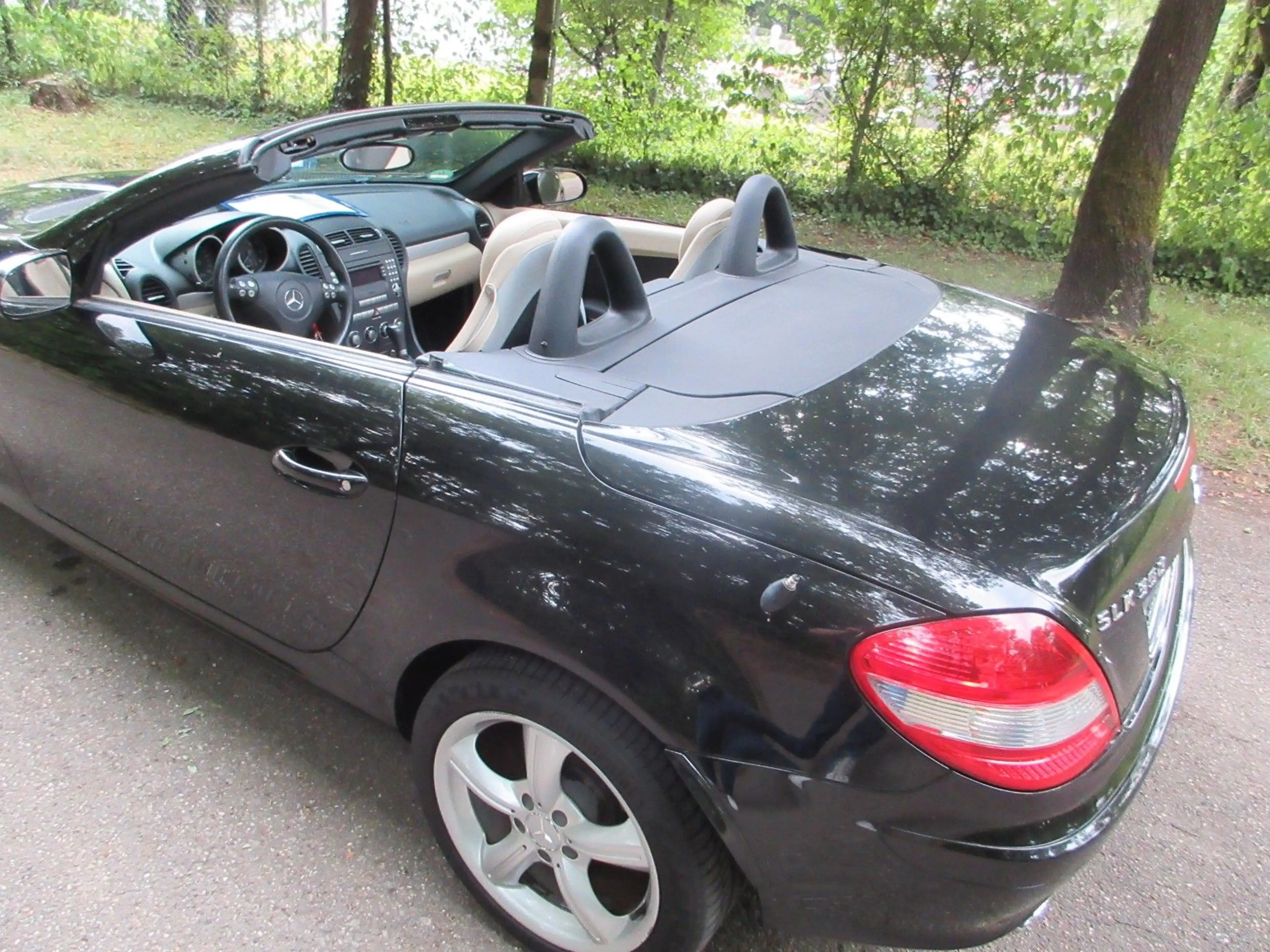 Mercedes-Benz SLK 350 /BI-Xenon/Airscarf/Leder/Navigation/Sitzh