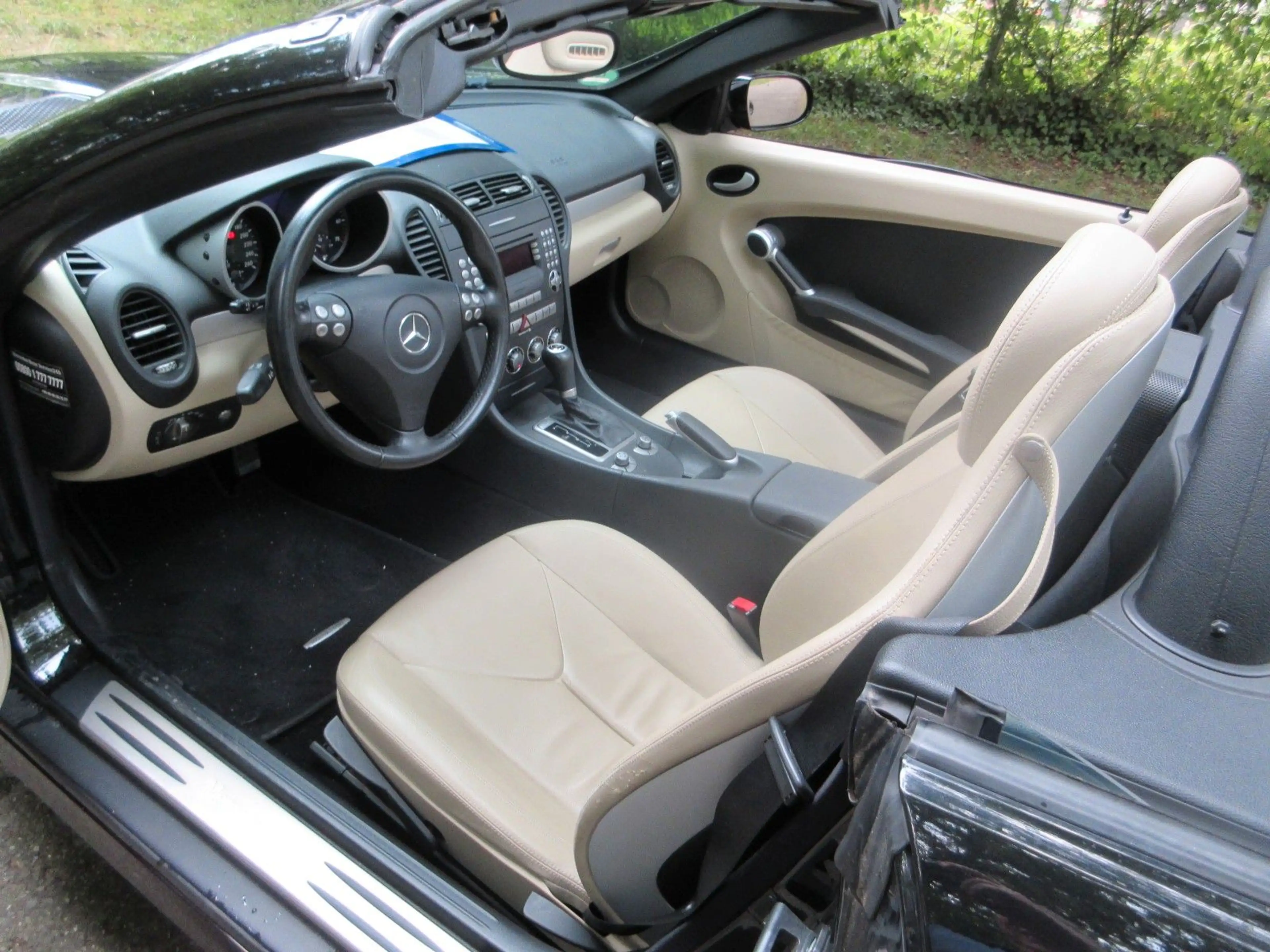 Mercedes-Benz SLK 350 /BI-Xenon/Airscarf/Leder/Navigation/Sitzh — photo 4