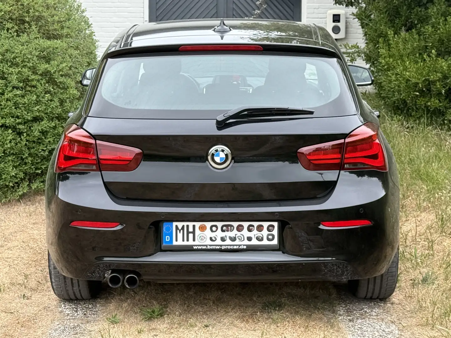 BMW 125 i, 1. Hd., 49 Tkm, Scheckh. gepfl., Garagenwg. Noir - 1