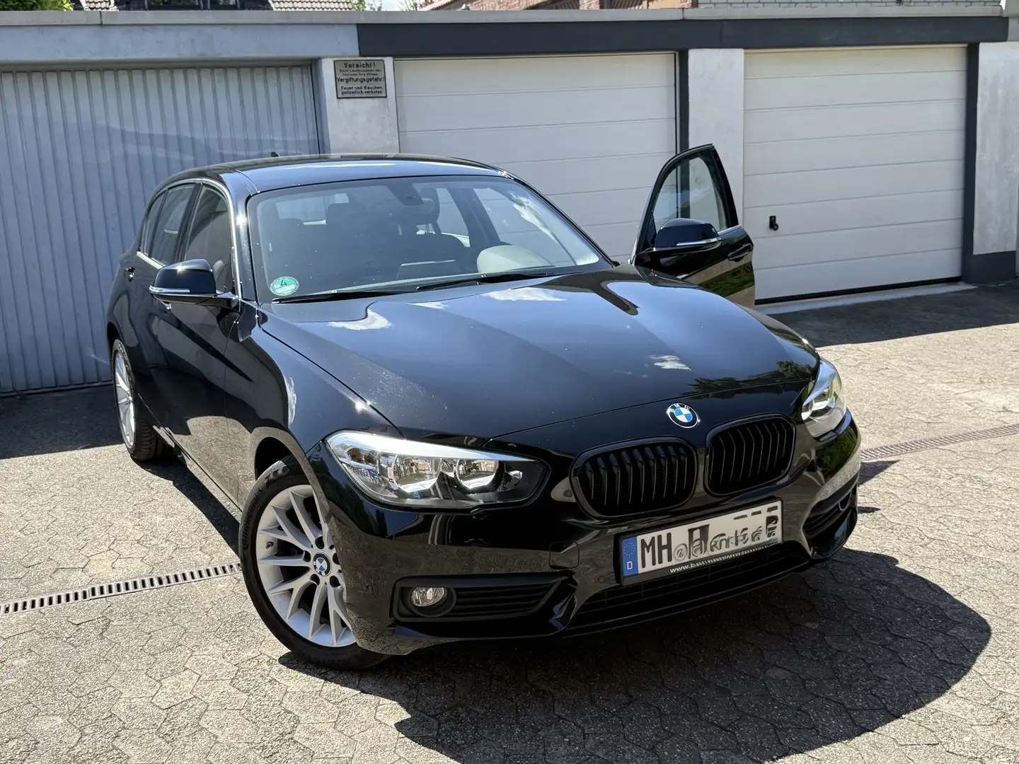 BMW 125 i, 1. Hd., 49 Tkm, Scheckh. gepfl., Garagenwg. Noir - 2