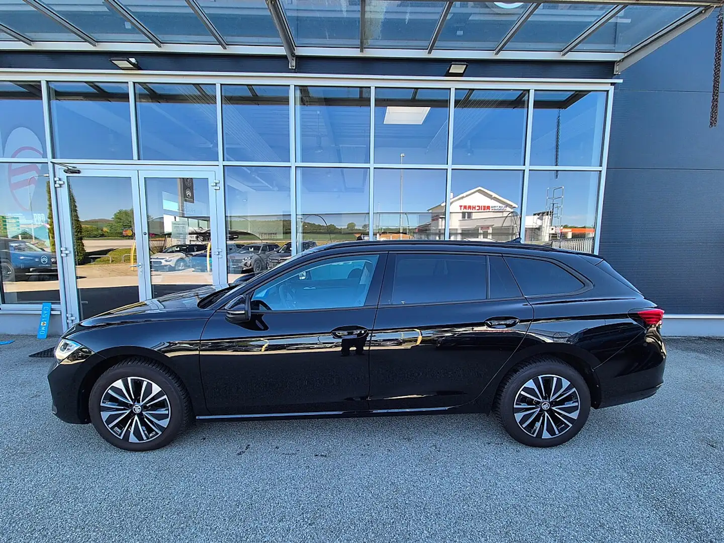 Skoda Superb Kombi 2,0 TDI Selection DSG, ACC, LED, Sitzheizung Schwarz - 2