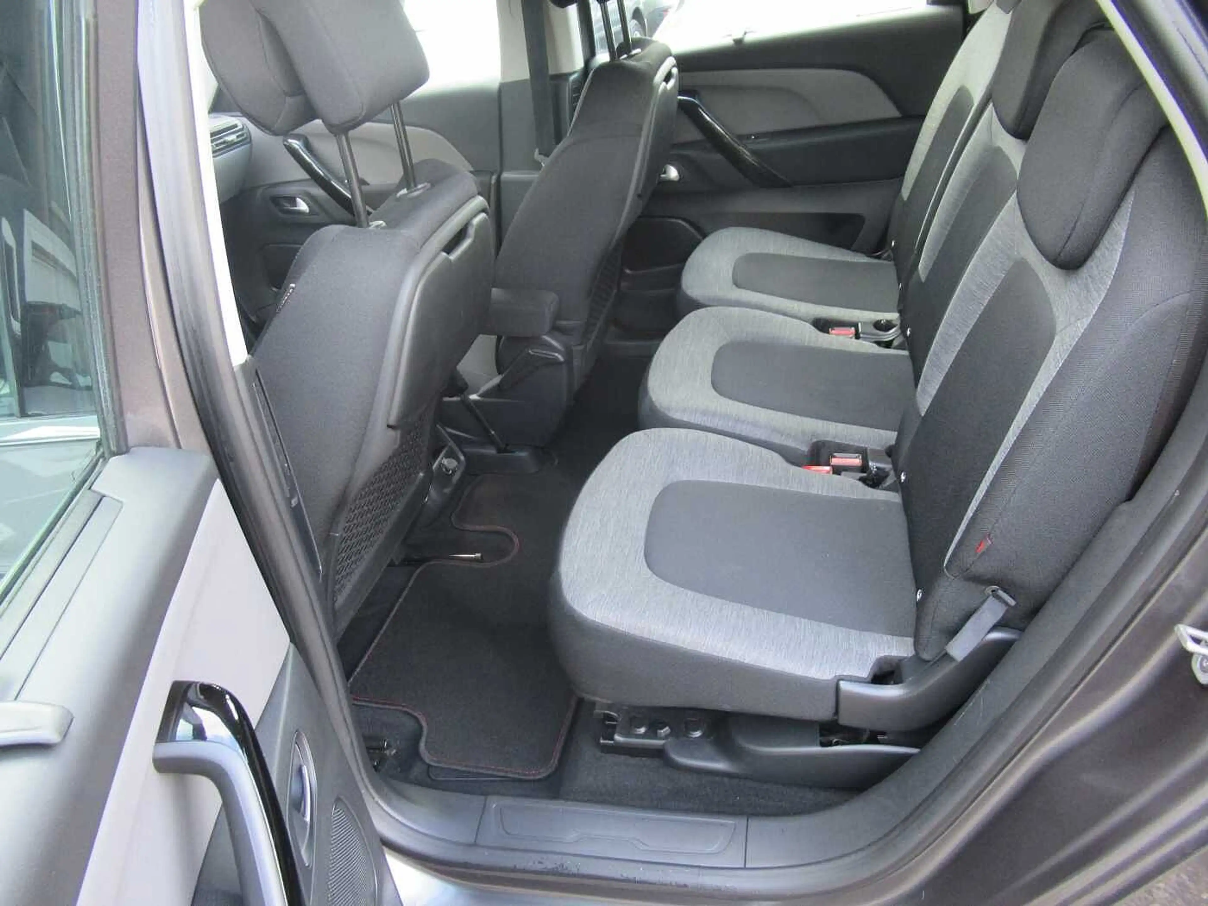 Citroen C4 SpaceTourer Grand BlueHDi 130 Stop&Start SELECTION — photo 8