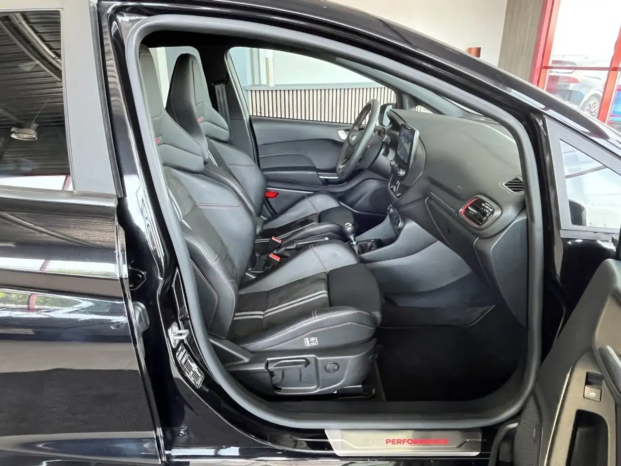 Ford Fiesta 5 portes — photo 15